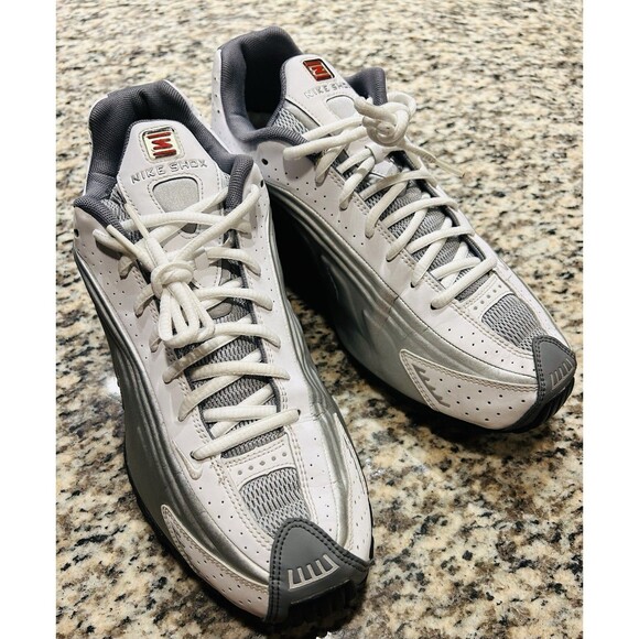 Nike Shox R4 Men’s Casual Sneakers Silver 104265-126 Size 12 Kendrick Lamar 2014 - Picture 1 of 12